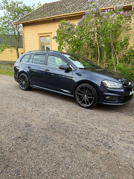 Volkswagen Golf VII 2 of 5