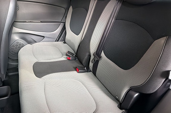 Renault Captur 11 of 19