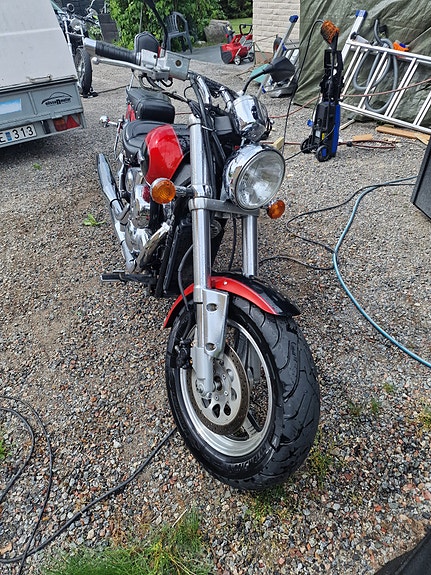 Suzuki VZ800 Marauder 3 of 8