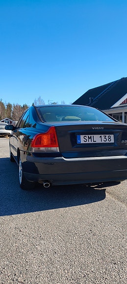 Volvo S60 3 of 4