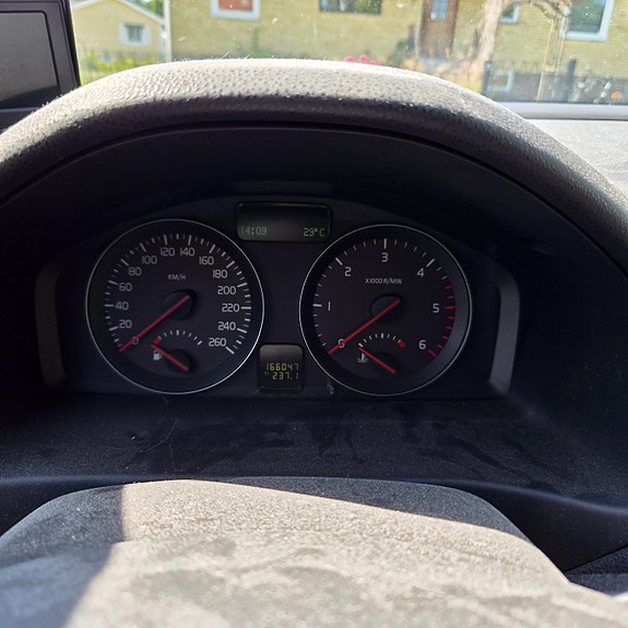 Volvo V50 3 of 5