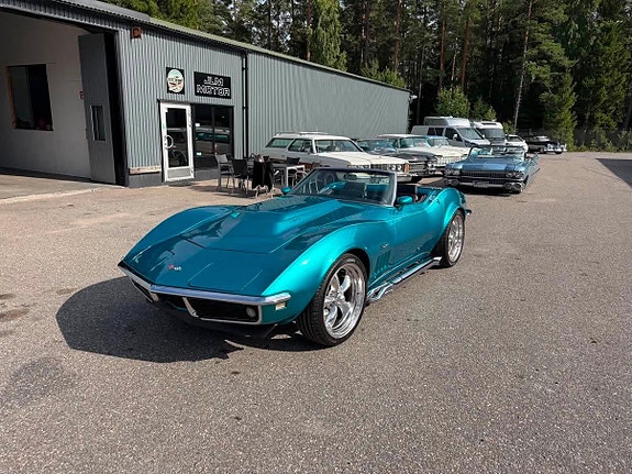 Chevrolet Corvette 8 of 27