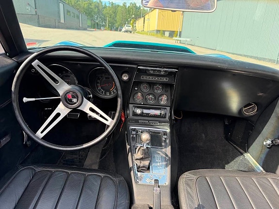 Chevrolet Corvette 18 of 27