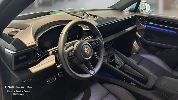 Porsche Macan 4S 3 of 5