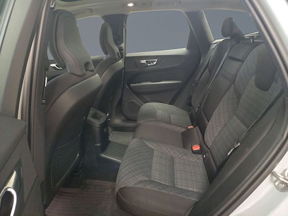 Volvo XC60 8 of 13