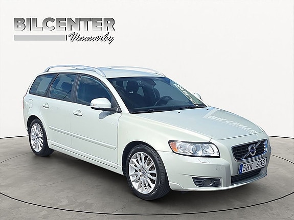 Volvo V50 2 of 5