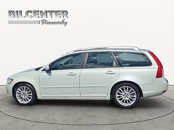 Volvo V50 4 of 5