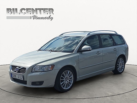 Volvo V50 3 of 5