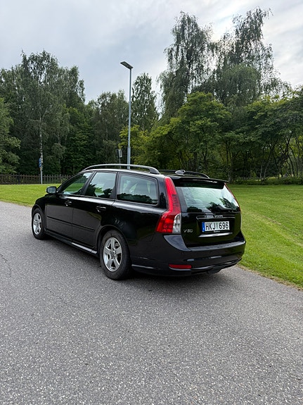 Volvo V50 4 of 5
