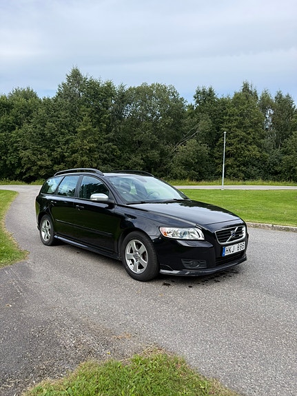 Volvo V50 2 of 5
