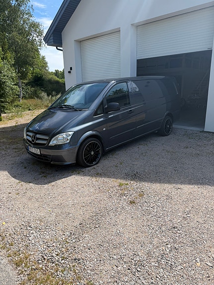Mercedes-Benz Vito 113 2 of 5