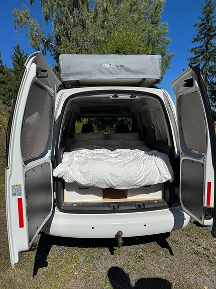 Volkswagen Caddy 2 of 5