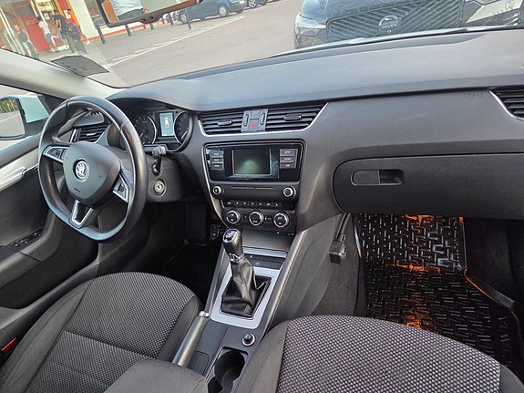 Skoda Octavia 5 of 5