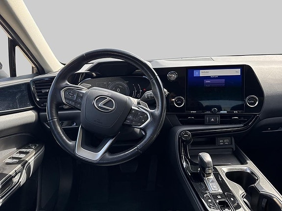 Lexus NX350h 8 of 13