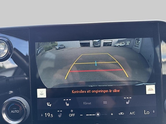 Lexus NX350h 12 of 13