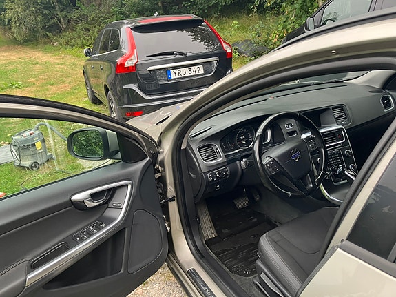 Volvo V60 4 of 5