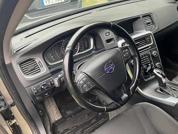 Volvo V60 5 of 5