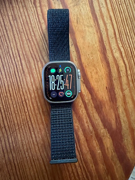 Apple Apple Watch Ultra smartklocka titan med svart sportband