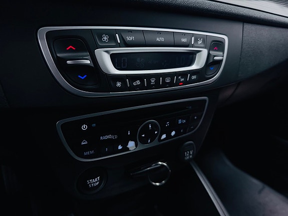 Renault Megane 12 of 17