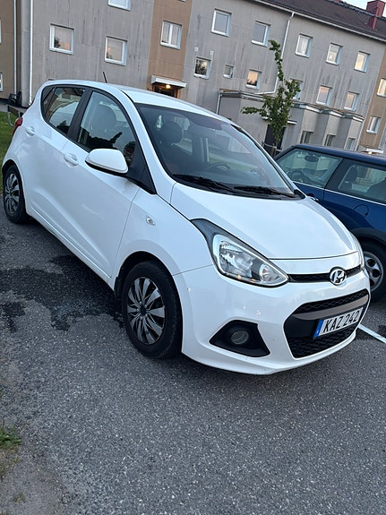 Hyundai i10 4 of 14