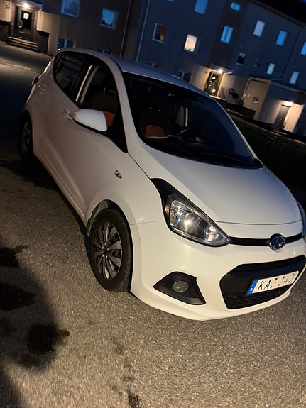 Hyundai i10 3 of 14