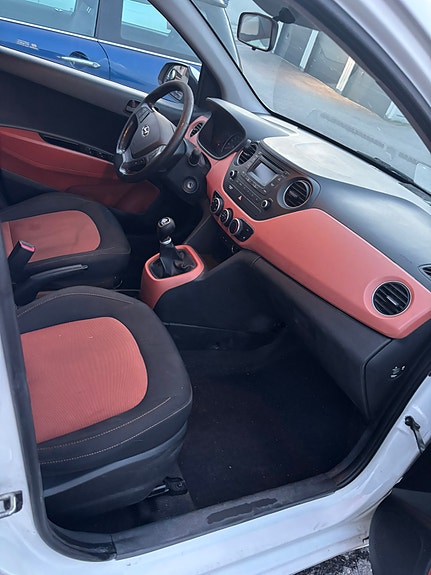 Hyundai i10 11 of 14