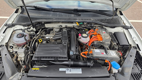 Volkswagen Passat 8 of 12
