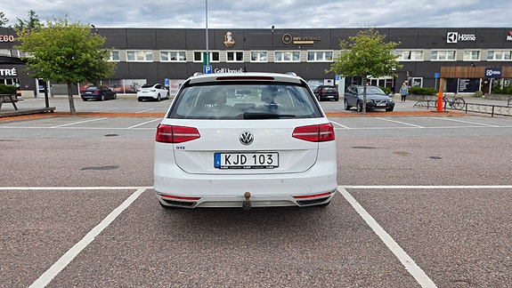 Volkswagen Passat 5 of 5