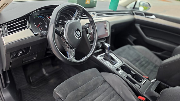 Volkswagen Passat 10 of 12