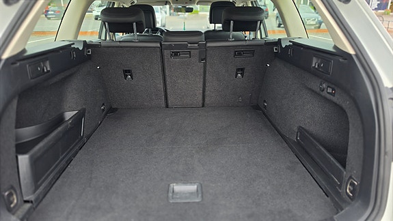 Volkswagen Passat 7 of 12