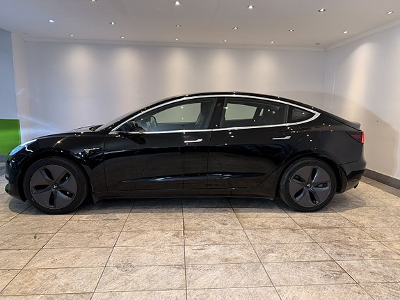 Tesla Model 3 2 of 5