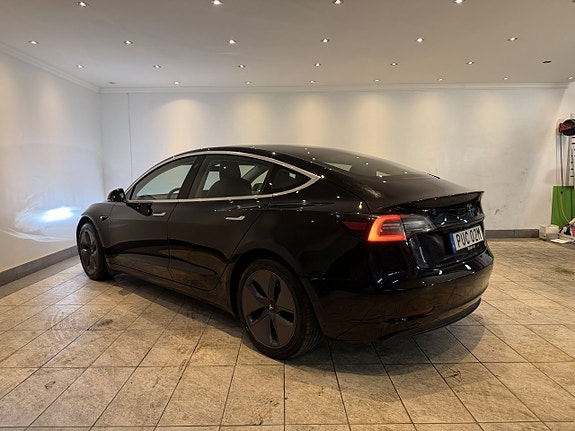 Tesla Model 3 3 of 5