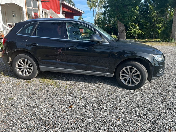 Audi Q5 2 of 5