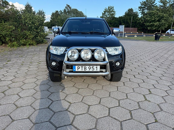Mitsubishi L200 2 of 5