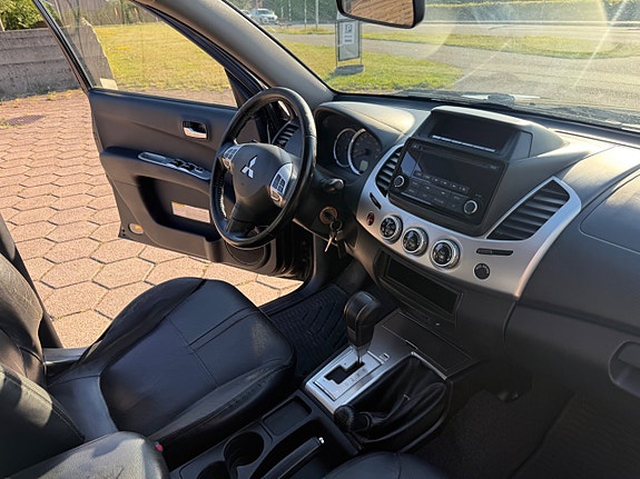 Mitsubishi L200 11 of 16