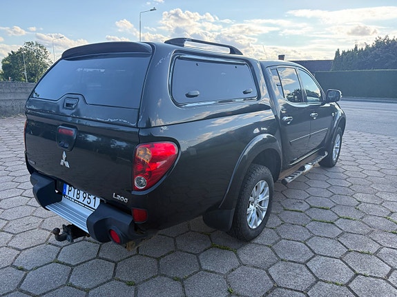Mitsubishi L200 7 of 16