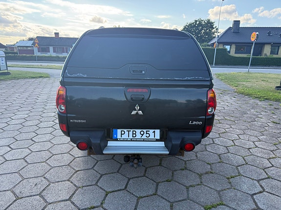 Mitsubishi L200 8 of 16