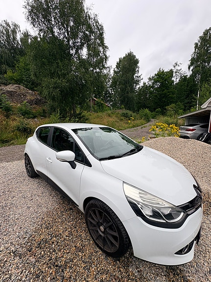 Renault Clio 2 of 3