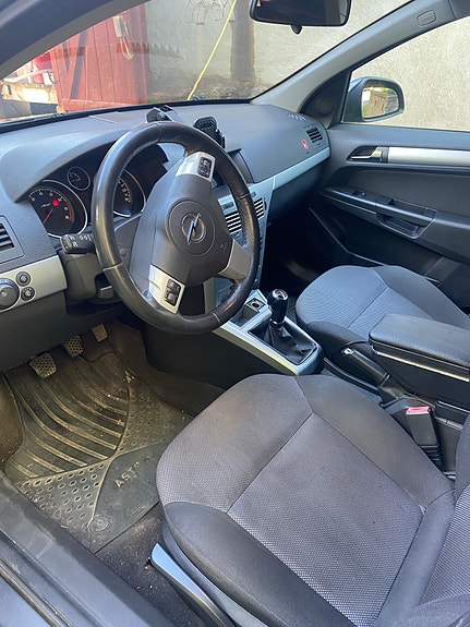 Opel Astra 3 of 5