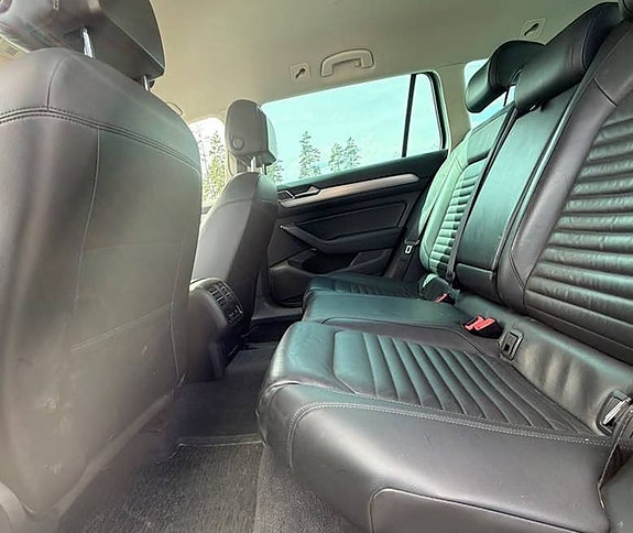 Volkswagen Passat 9 of 20