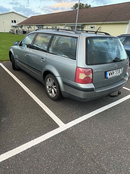 Volkswagen Passat 3 of 5