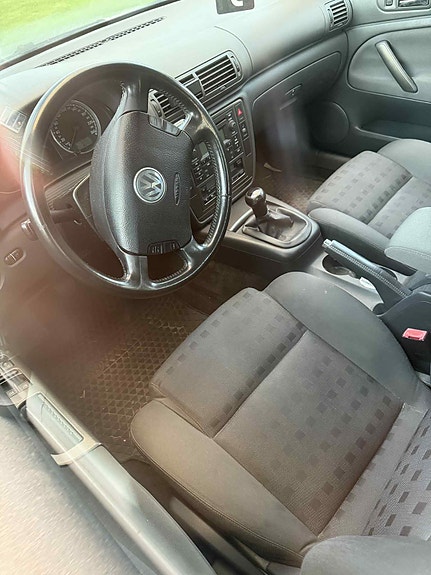 Volkswagen Passat 4 of 5