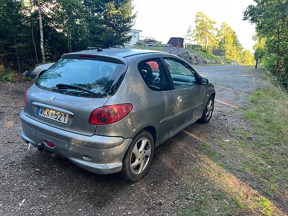 Peugeot 206 4 of 6