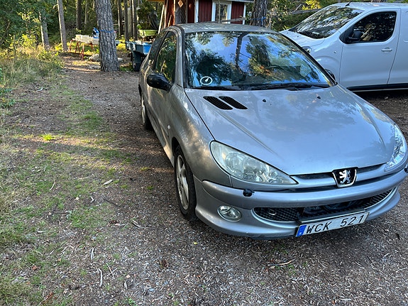 Peugeot 206 2 of 6