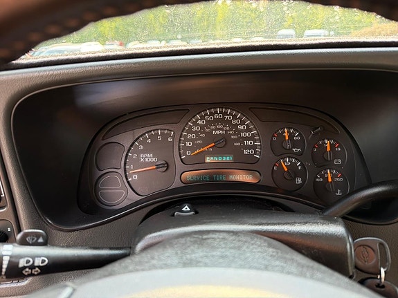 Chevrolet Suburban 19 of 29