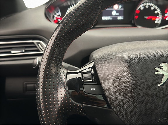 Peugeot 308 SW 18 of 27