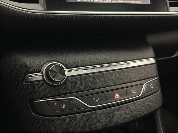 Peugeot 308 SW 25 of 27