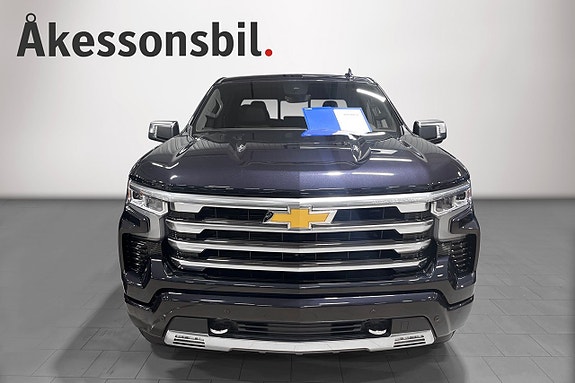 Chevrolet Silverado 1500 2 of 5