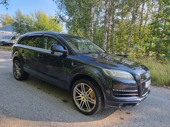 Audi Q7 3 of 5