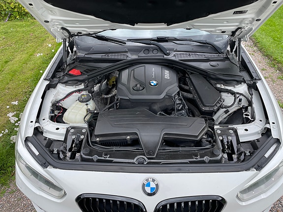 BMW 116d 4 of 5